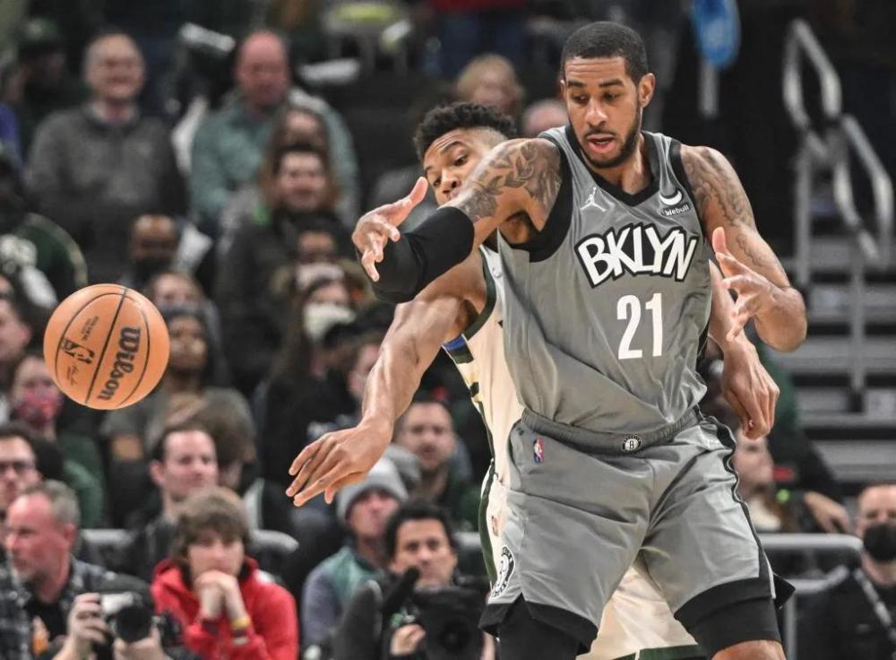 紧张激烈的 紧张激烈的